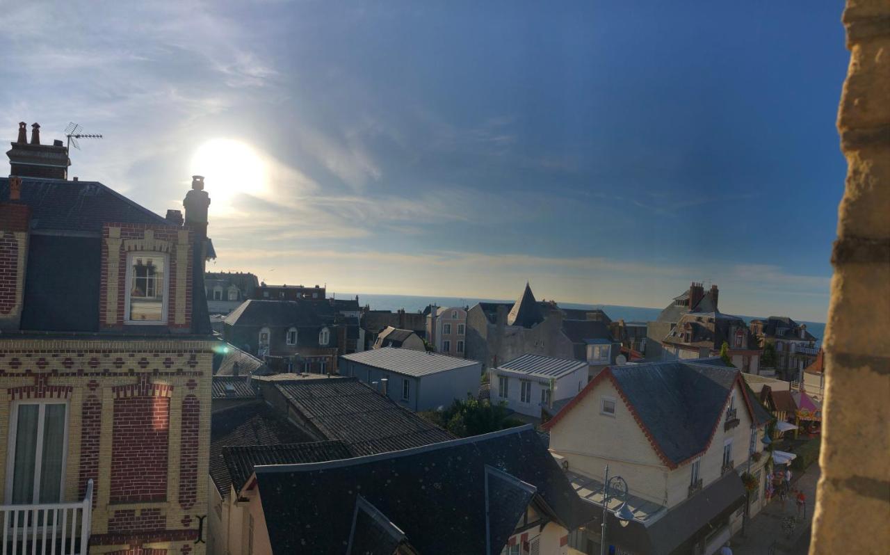 Appartement Avec Balcon - Vue Mer - 100M De La Plage - Hypercentre - 55M2 Villers-sur-Mer Exterior foto